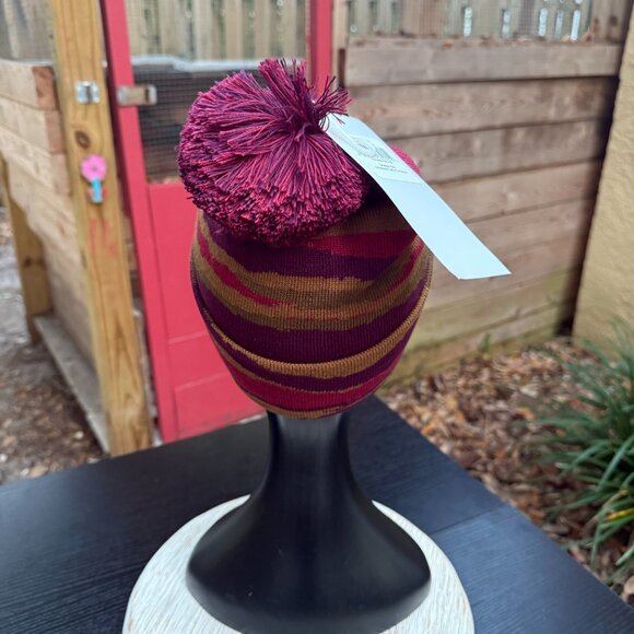 Mountain Hardwear Gas Station Eco Pom Pom Beanie Cap Unisex Multicolor New - Picture 5 of 6